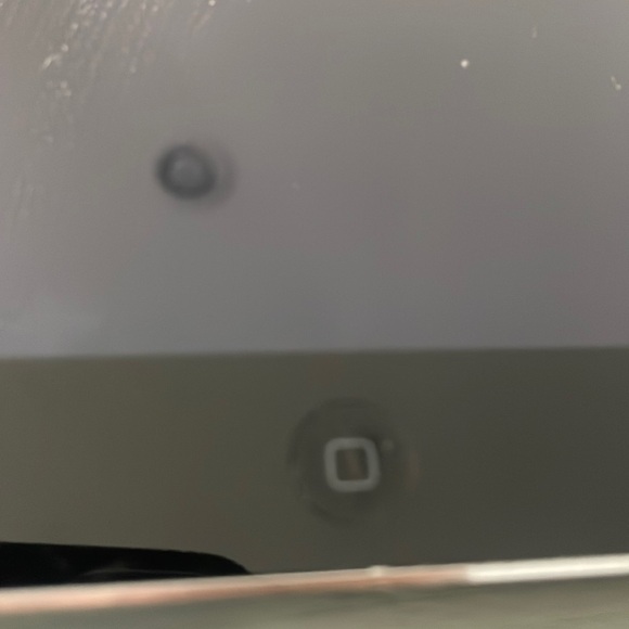 Apple iPad mini 7.9in WiFi 16GB iOS 6 Tablet free charger included - Picture 3 of 7